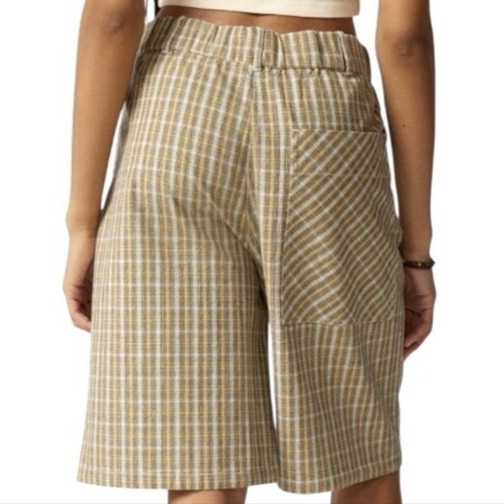 Urban Outfitters Green & Brown Plaid Bermuda Shorts with 2 Side & 1 Back Pocket - Picture 5 of 15